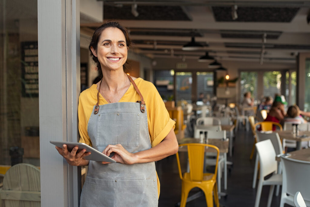 Hospitality staff are motivated by Mo's employee recognition software
